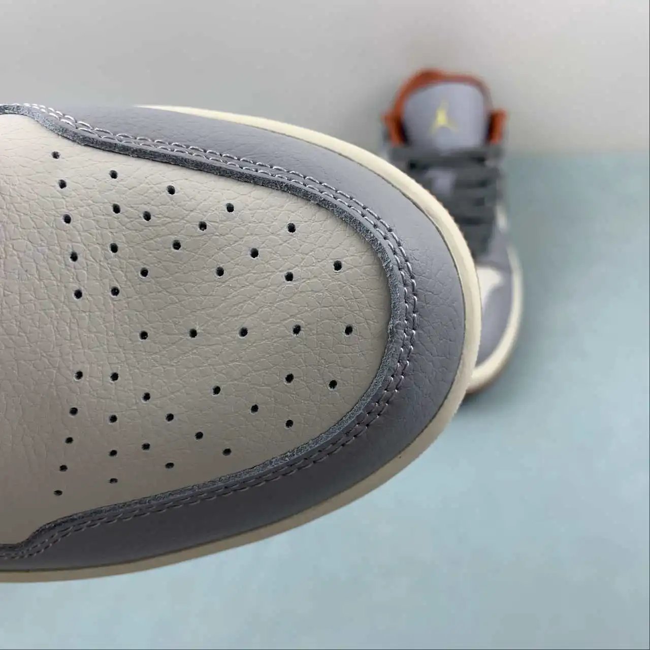 Air Jordan 1 Low FZ5045-091 8