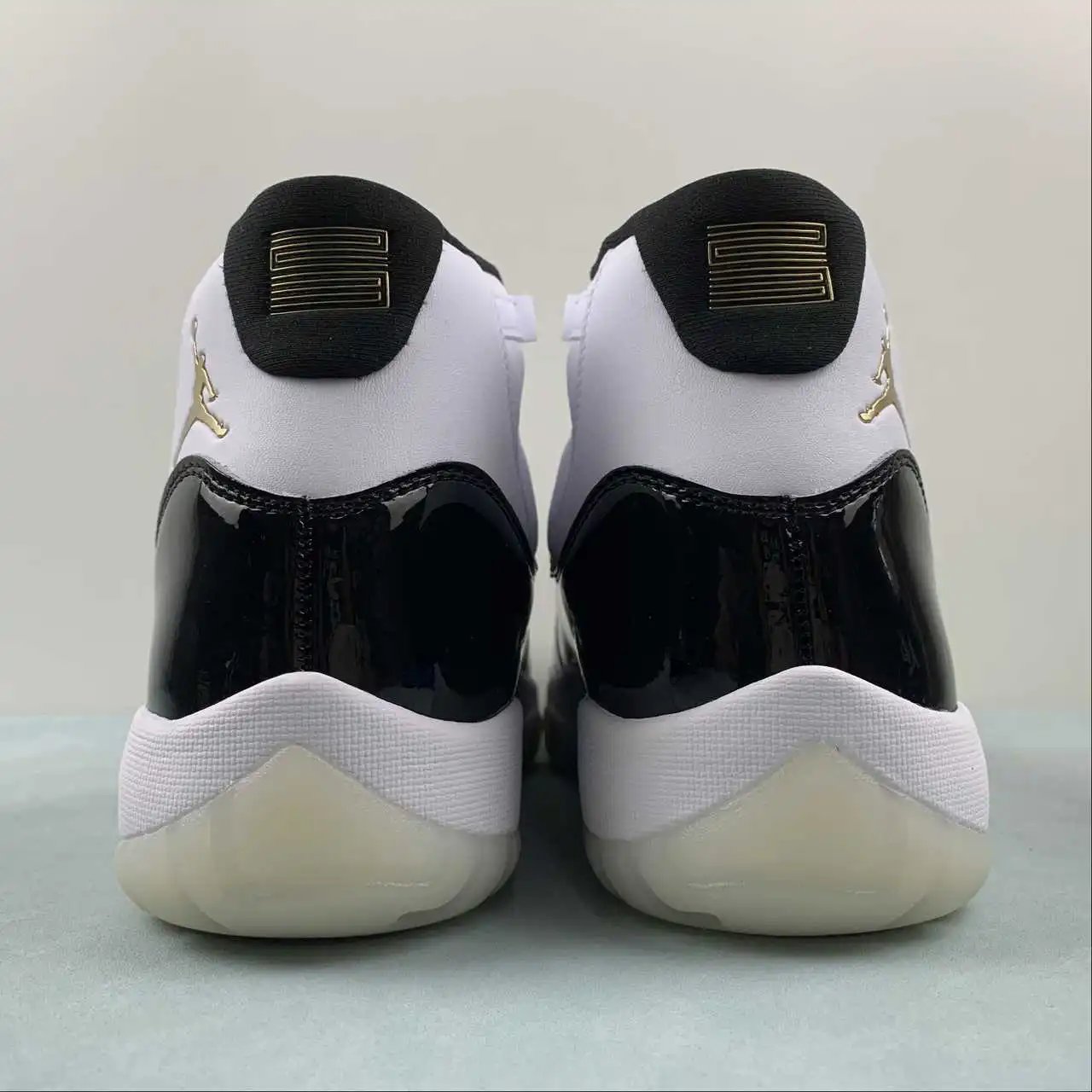 Air Jordan 11 CT8012-170 thumbnail 3