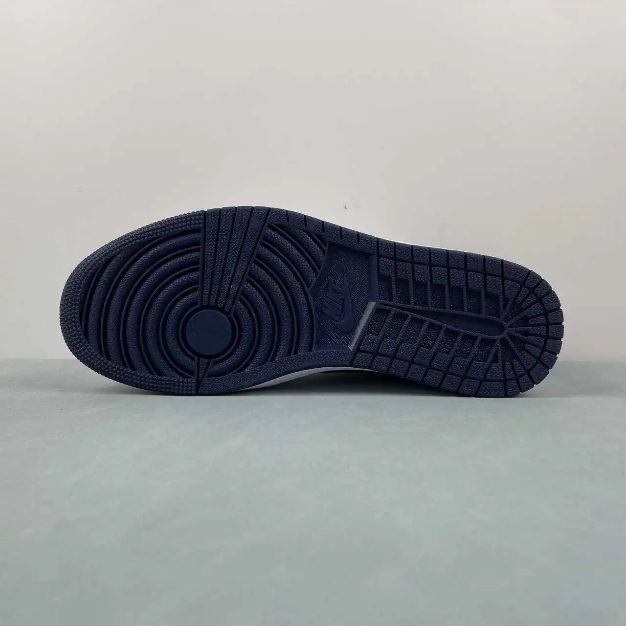 Air Jordan 1 Low FB9933-141 11