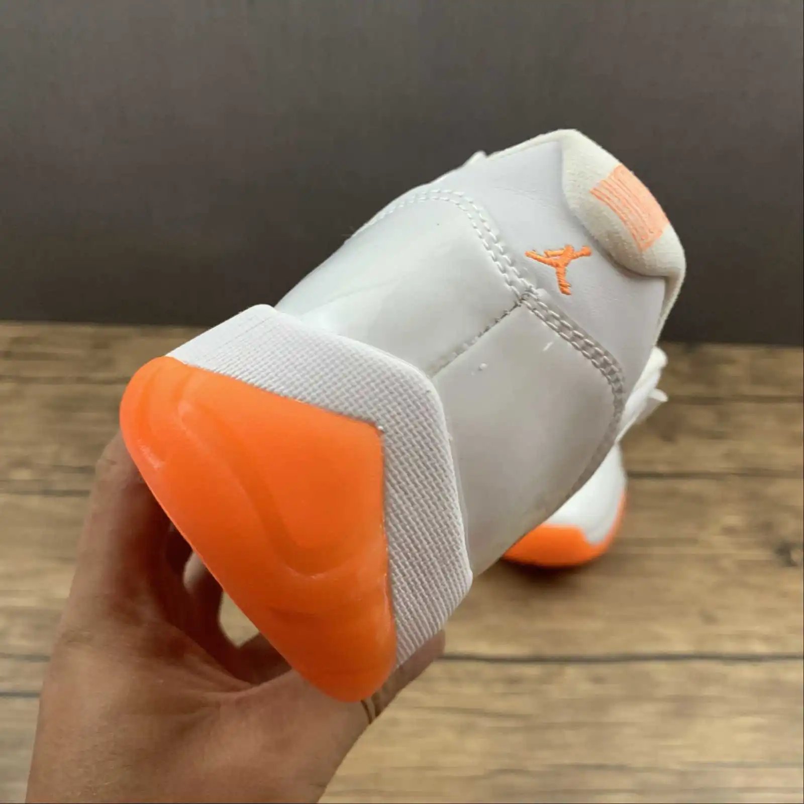 Air Jordan 11 AH7860-139 10