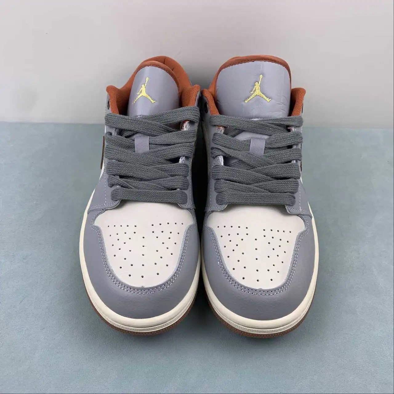 Air Jordan 1 Low FZ5045-091 thumbnail 3