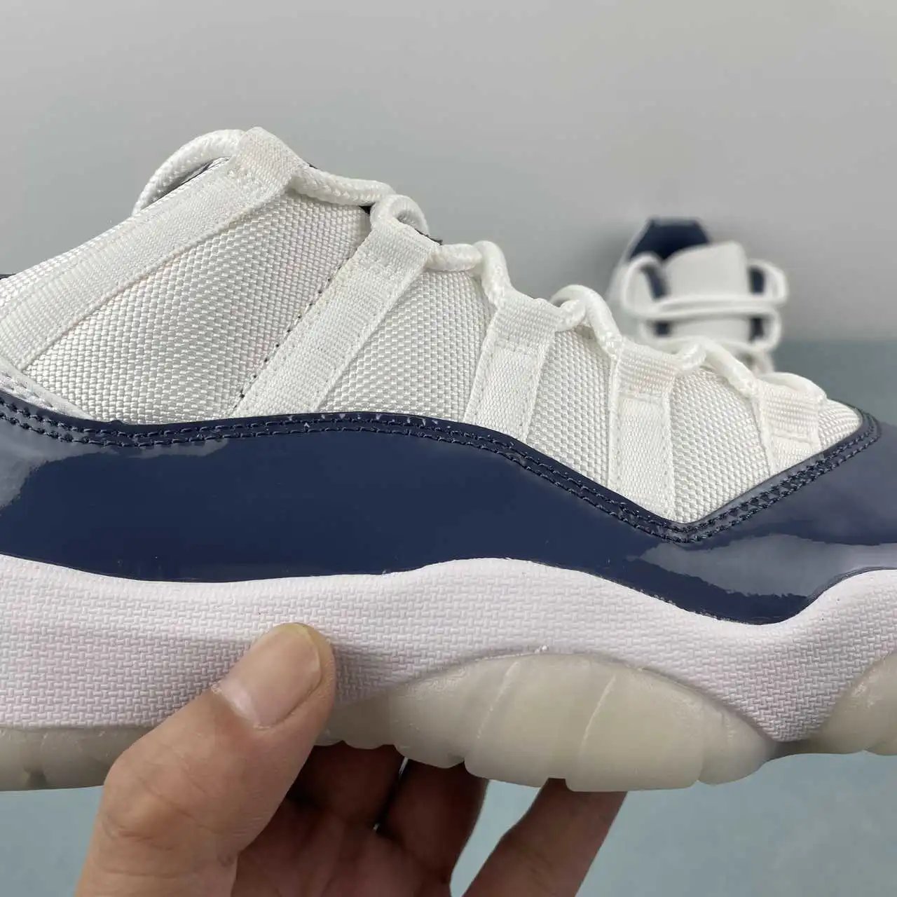 Air Jordan 11 FV5104-104 11
