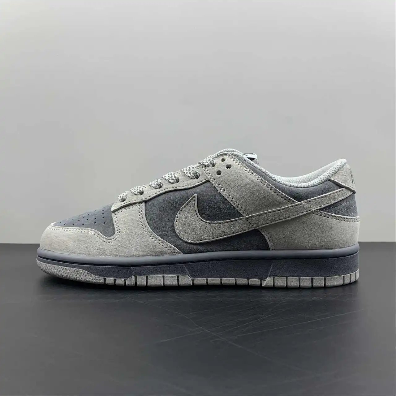Nike Dunk Low DD3699-003 thumbnail 4