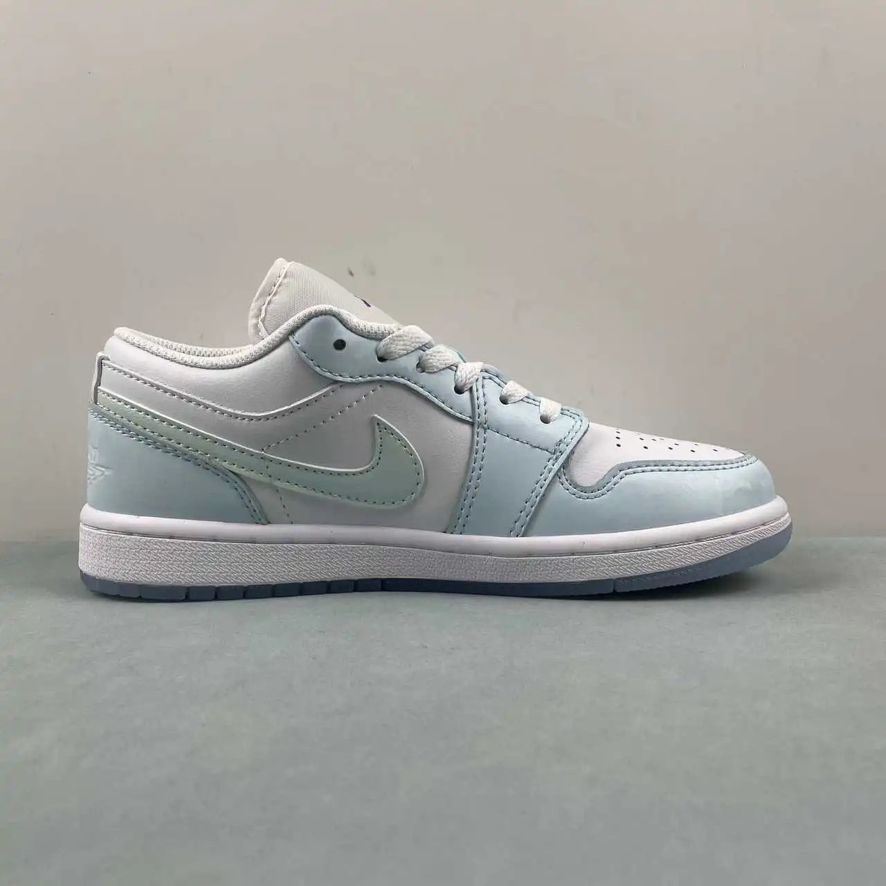 Air Jordan 1 Low HJ3481-491 6