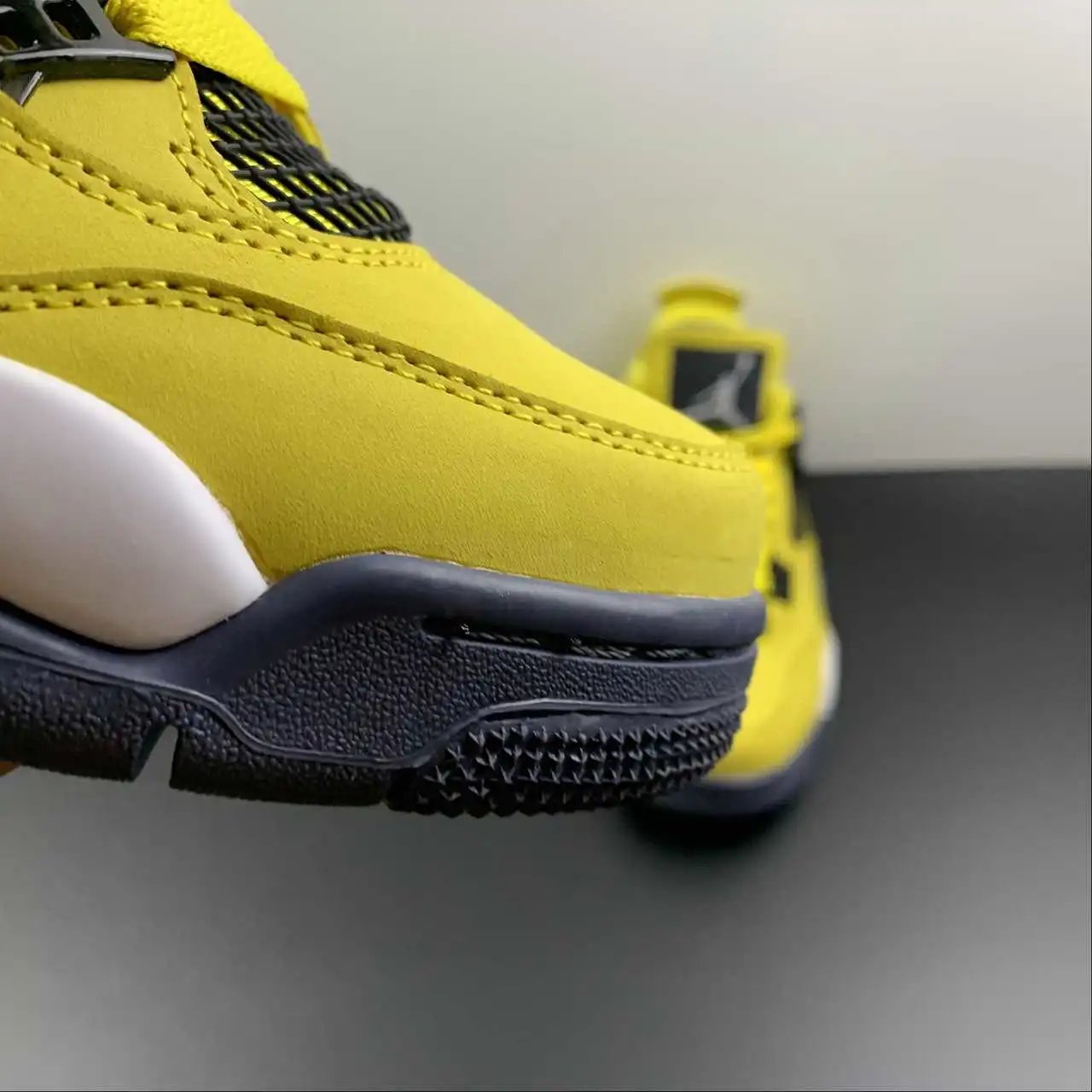 Air Jordan 4 CT8527-700 7