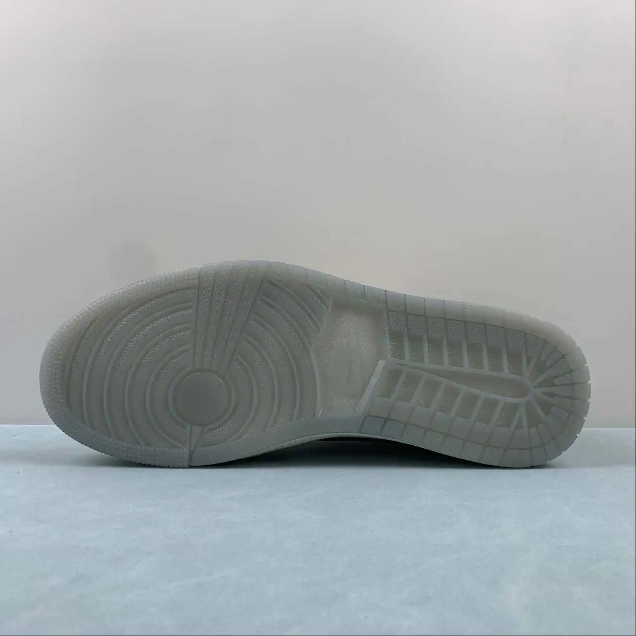 Air Jordan 1 Low FN3727-100 11