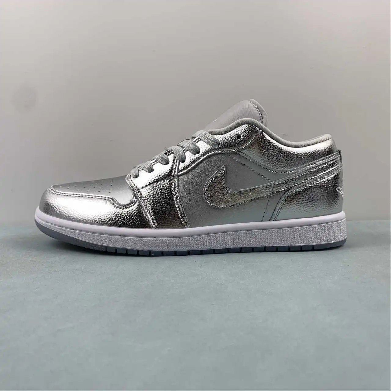 Air Jordan 1 Low FN5030-001 6