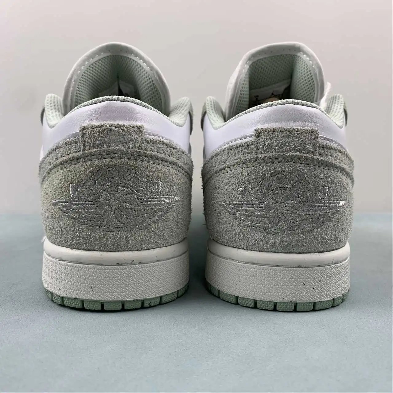 Air Jordan 1 Low FN5214-131 thumbnail 4