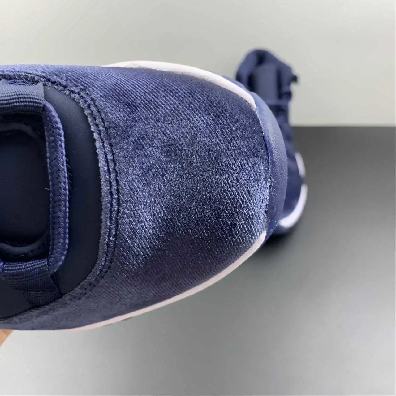 Air Jordan 11 AR0715-441 8