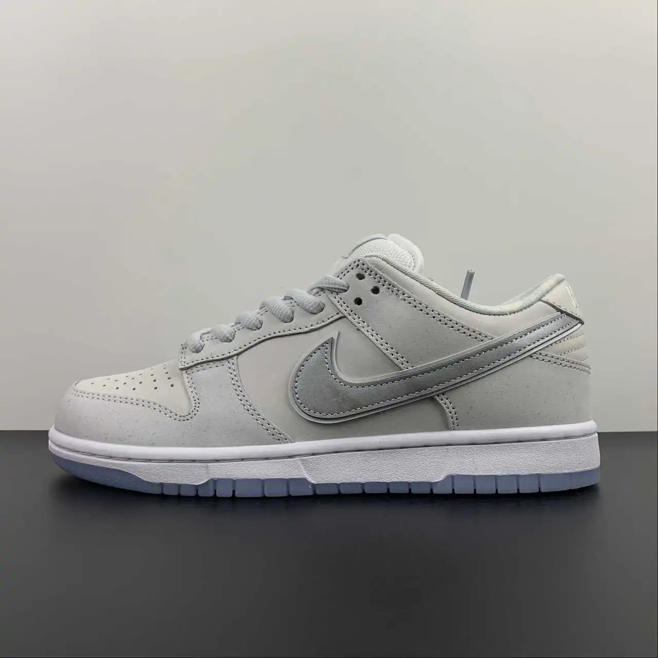 Nike Dunk Low FD8776-100 thumbnail 4