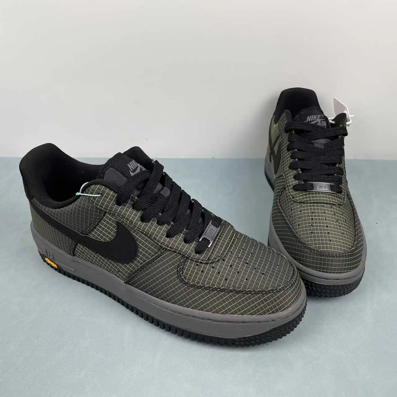Nike Air Force 1 IH1943-001 thumbnail 2