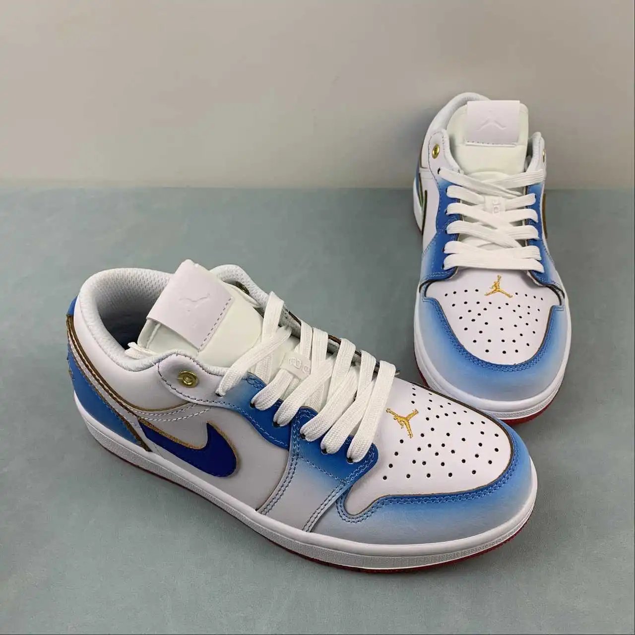 Air Jordan 1 Low FN8895-141 thumbnail 2