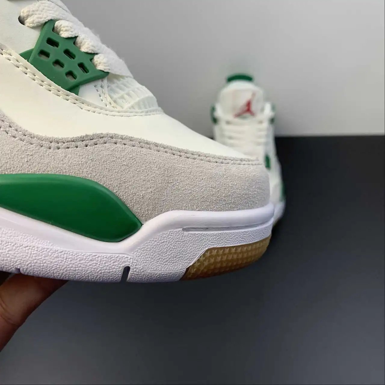 AJ4 × Nike SB DR5415-103 7