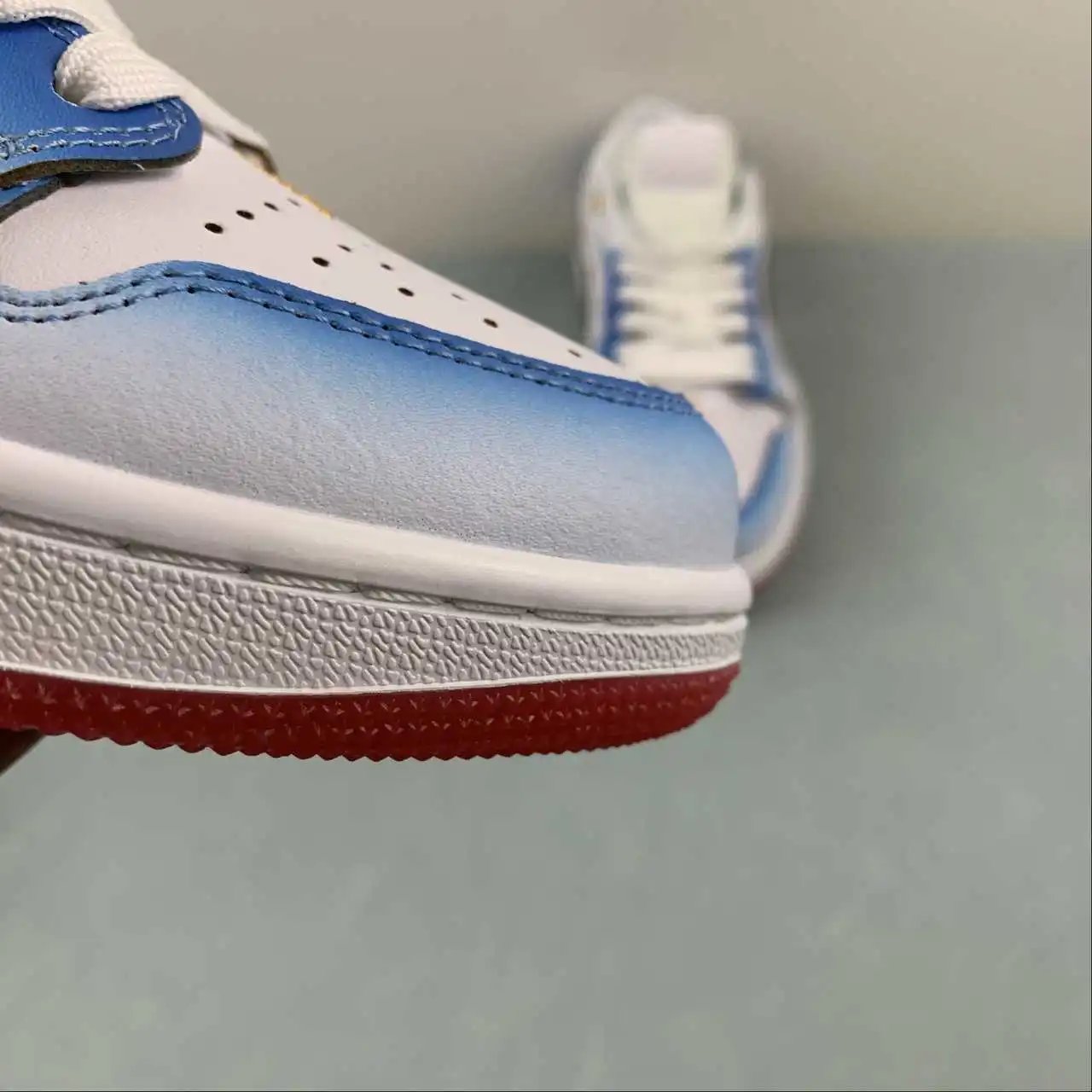 Air Jordan 1 Low FN8895-141 7