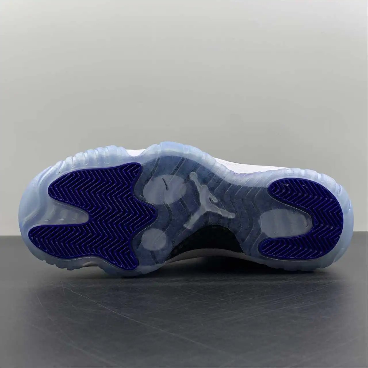 Air Jordan 11 378038-003 12