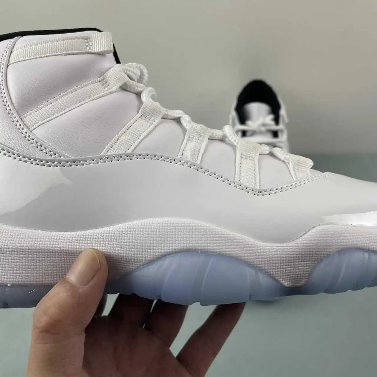 Air Jordan 11 CT8012-104 9