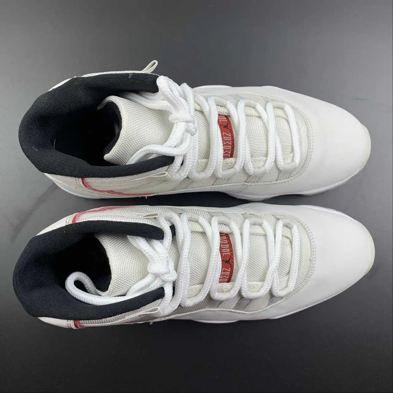 Air Jordan 11 378037-016 thumbnail 4