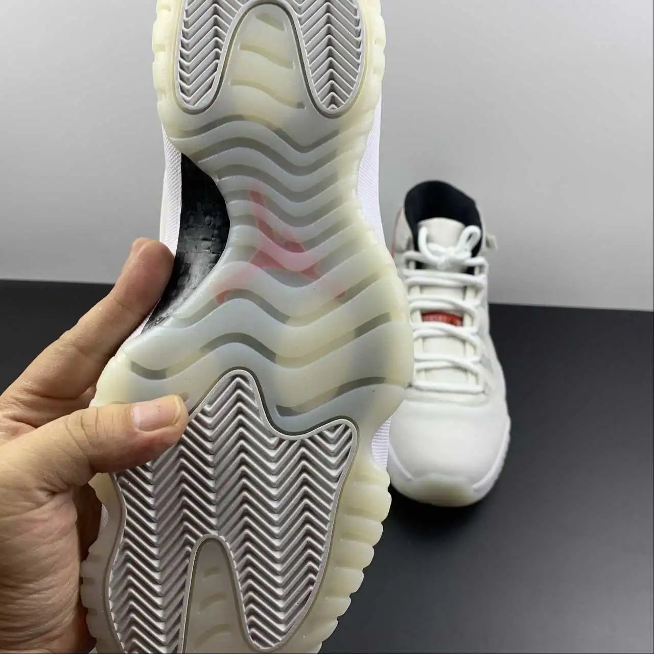 Air Jordan 11 378037-016 11