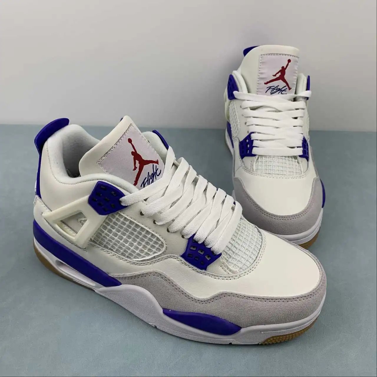 AJ4 × Nike SB DR5415-102 thumbnail 2