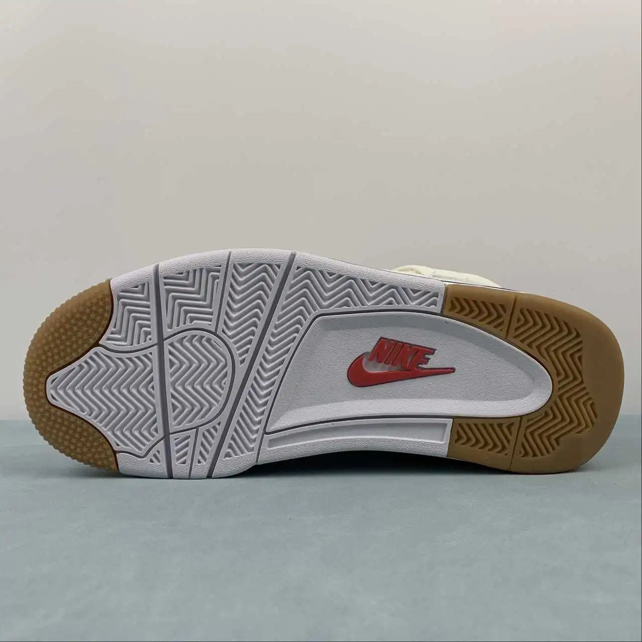 AJ4 × Nike SB DR5415-102 11