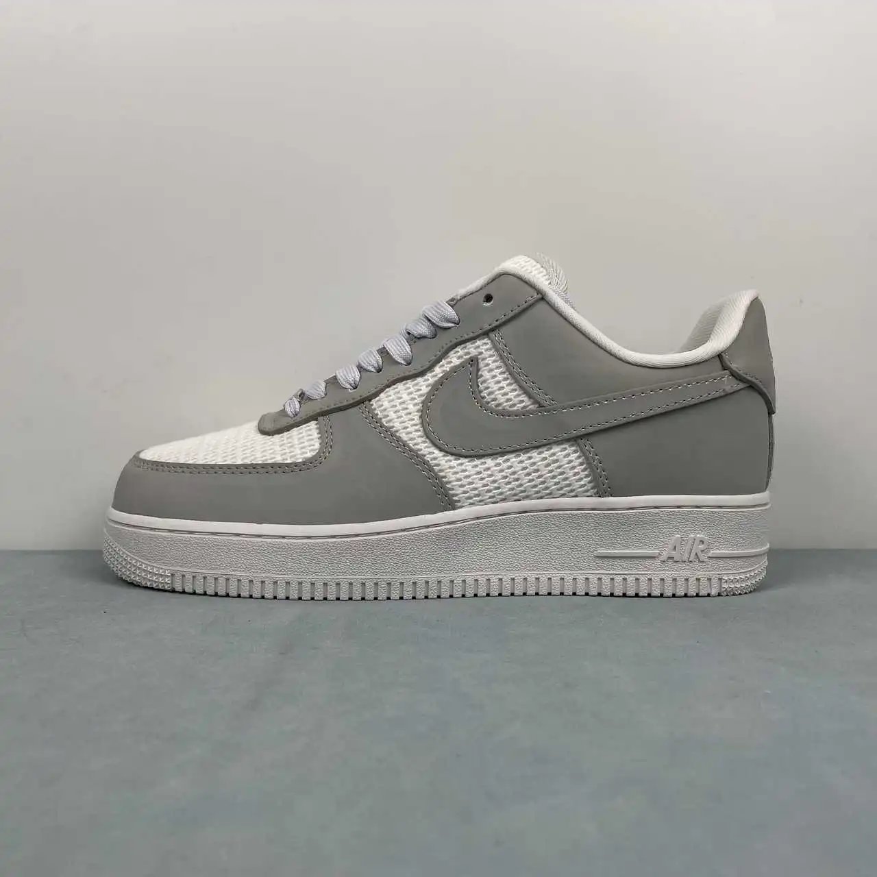 Nike Air Force 1 II9807-100 thumbnail 4