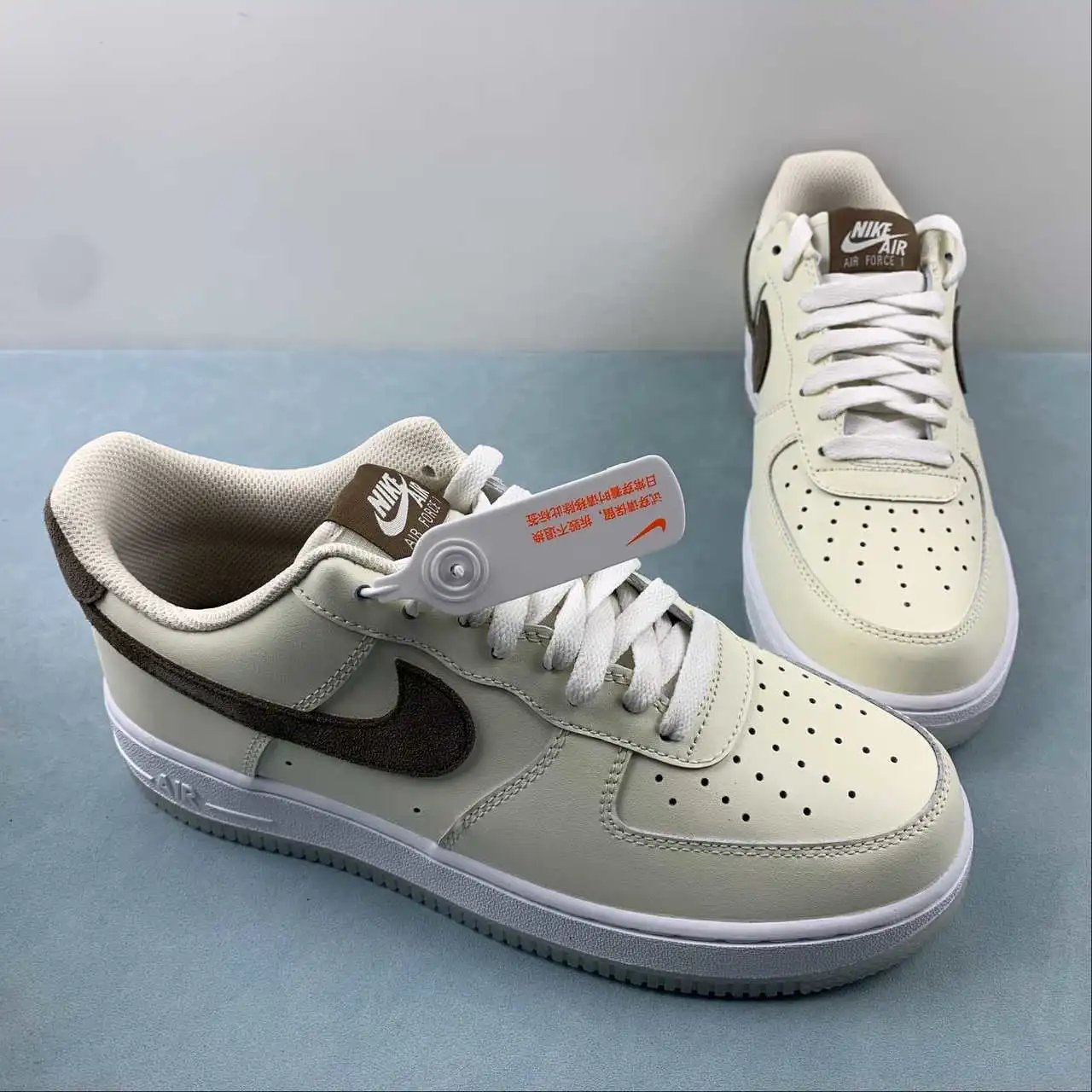 Nike Air Force 1 FN5832-101 thumbnail 2