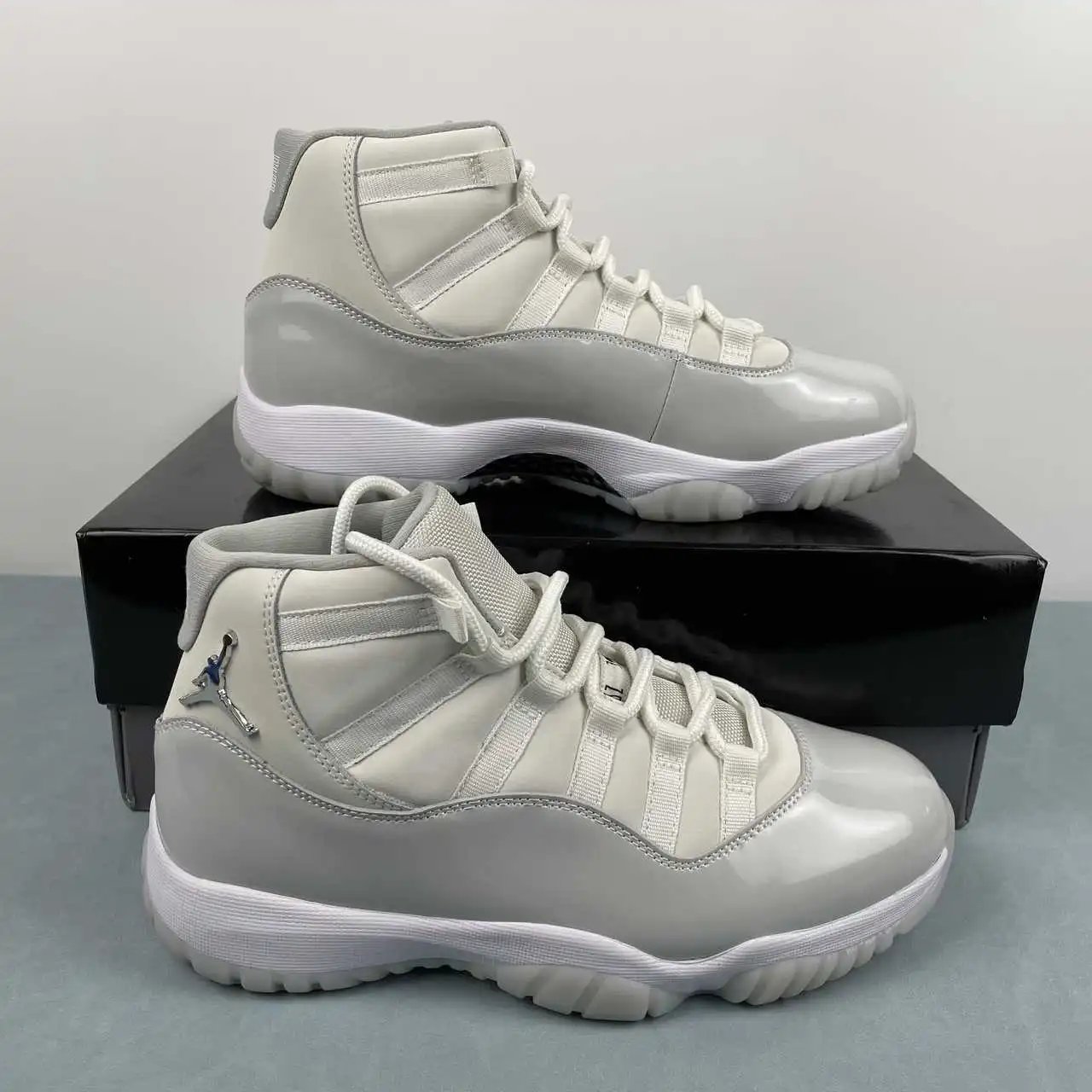 Air Jordan 11 AR0715-110