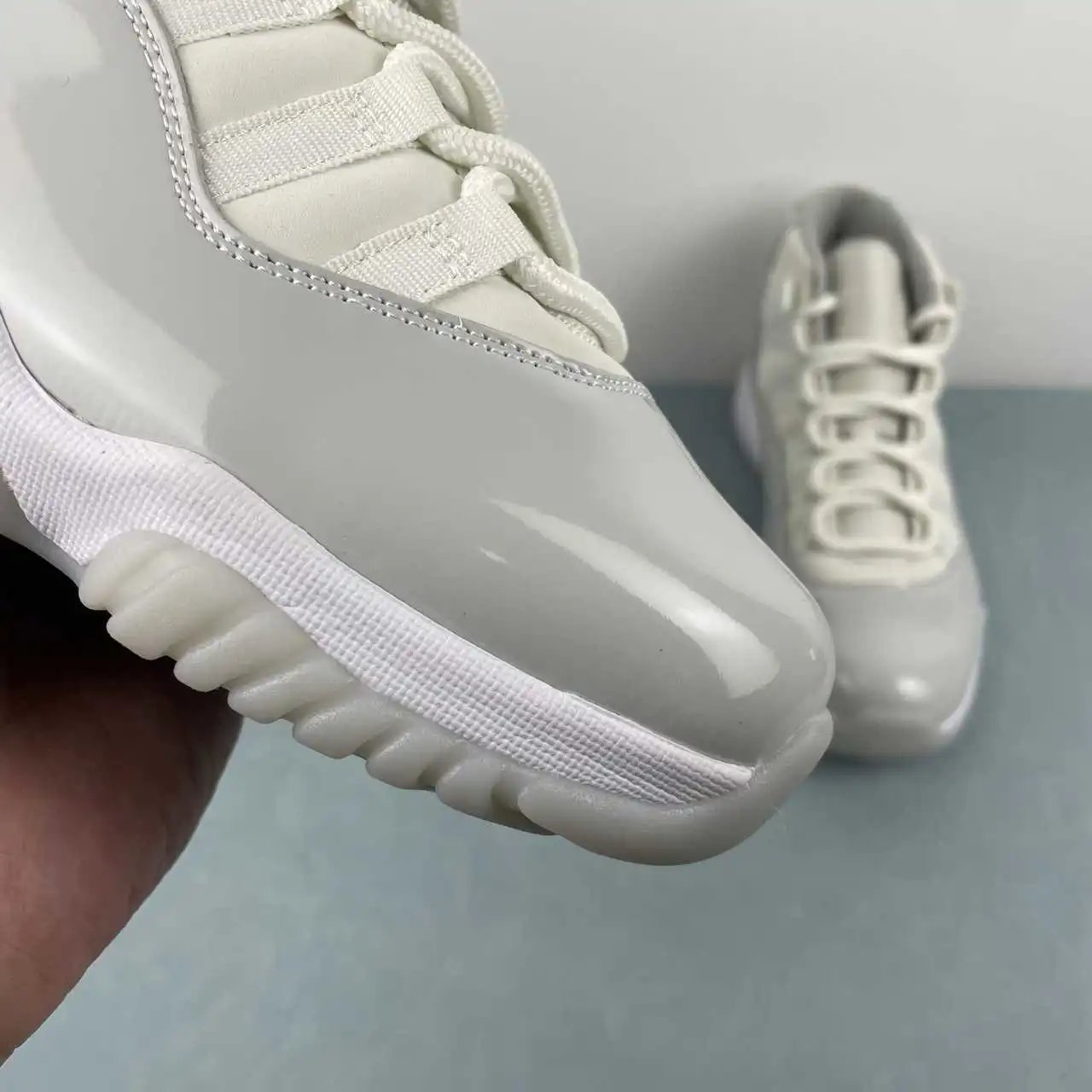 Air Jordan 11 AR0715-110 10