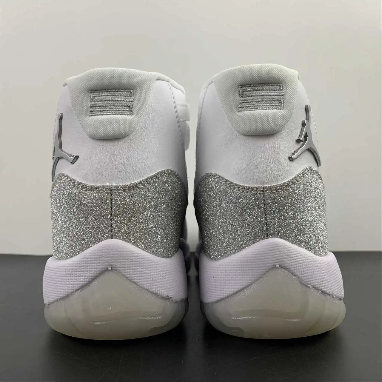 Air Jordan 11 AR0715-100 thumbnail 3