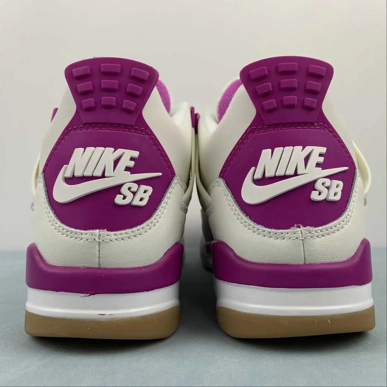 AJ4 × Nike SB DR5415-105 thumbnail 3