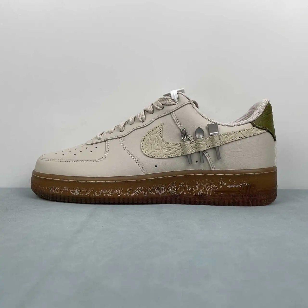 Nike Air Force 1 IO7688-921 thumbnail 4