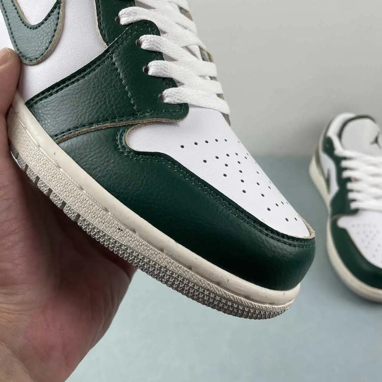 Air Jordan 1 Low FQ7687-300 7