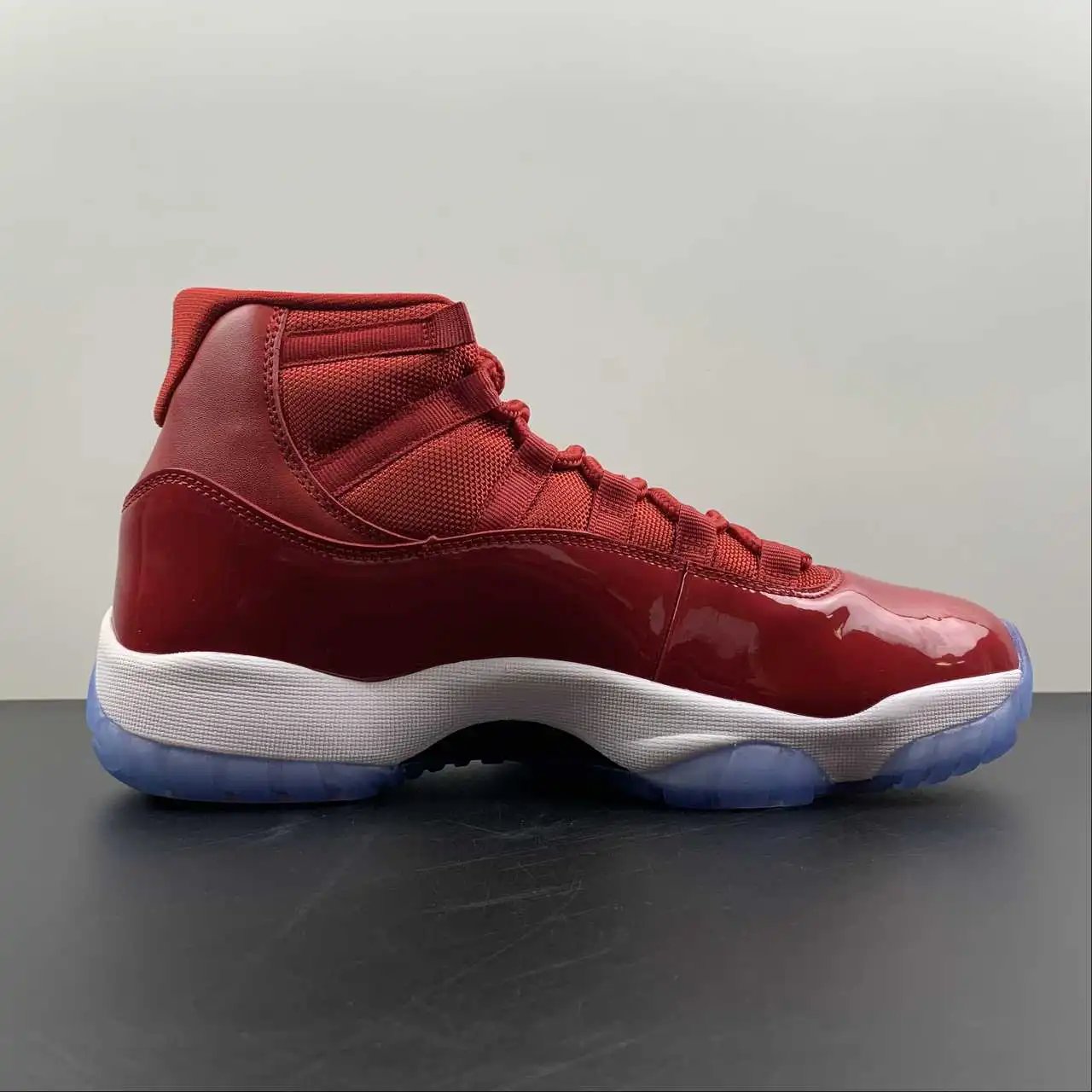 Air Jordan 11 378037-623 5