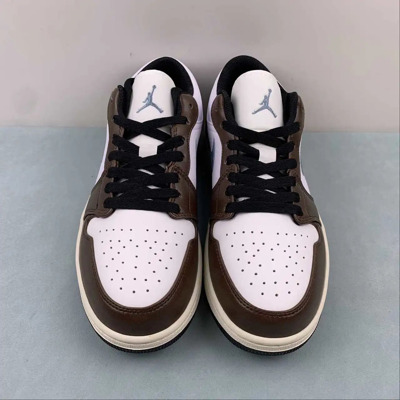 Air Jordan 1 Low FQ7832-142 thumbnail 3