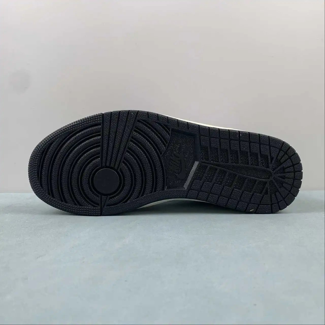 Air Jordan 1 Low FQ7832-142 11