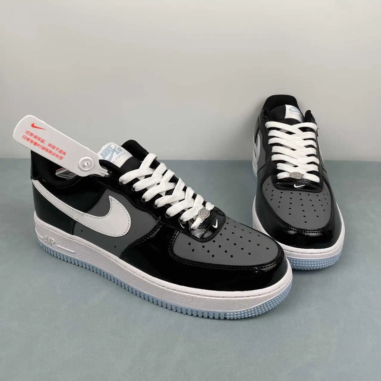 Nike Air Force 1 IB7676-001 thumbnail 2