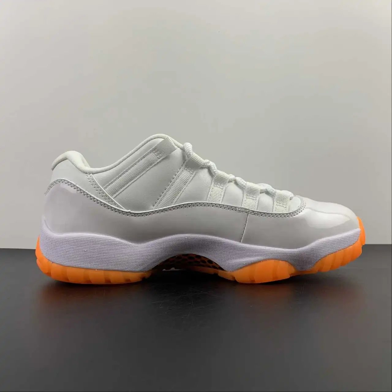 Air Jordan 11 AH7860-139 5