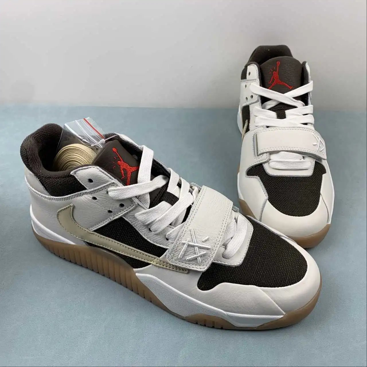 Air Jordan x Trav#s Scot# FZ8117-100 thumbnail 2