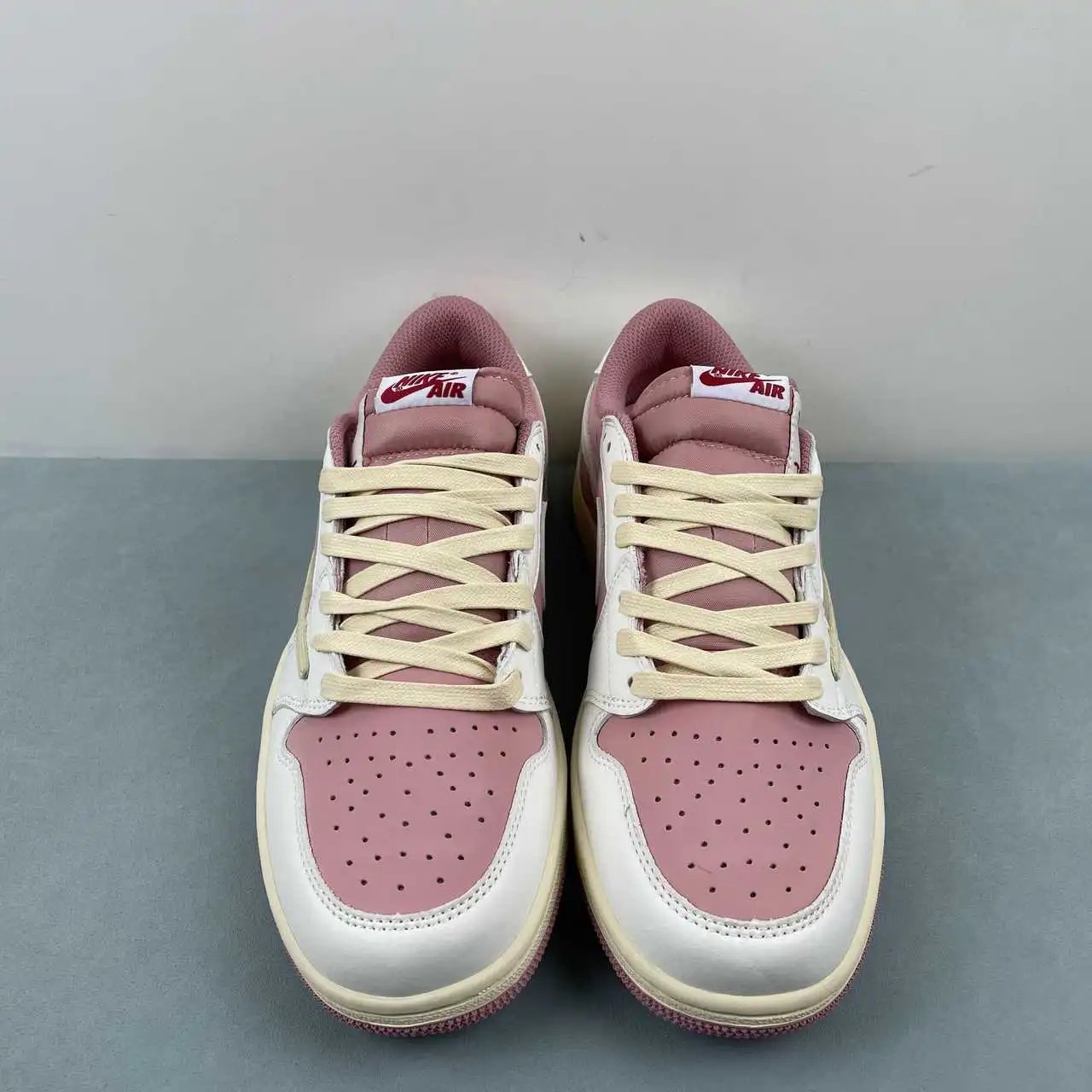 Trav#s Scot# × Air Jordan 1 Low DM7866-600 thumbnail 3