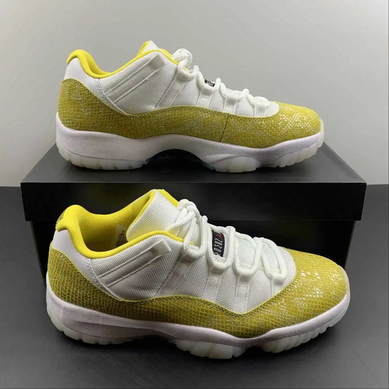 Air Jordan 11 AH7860-107
