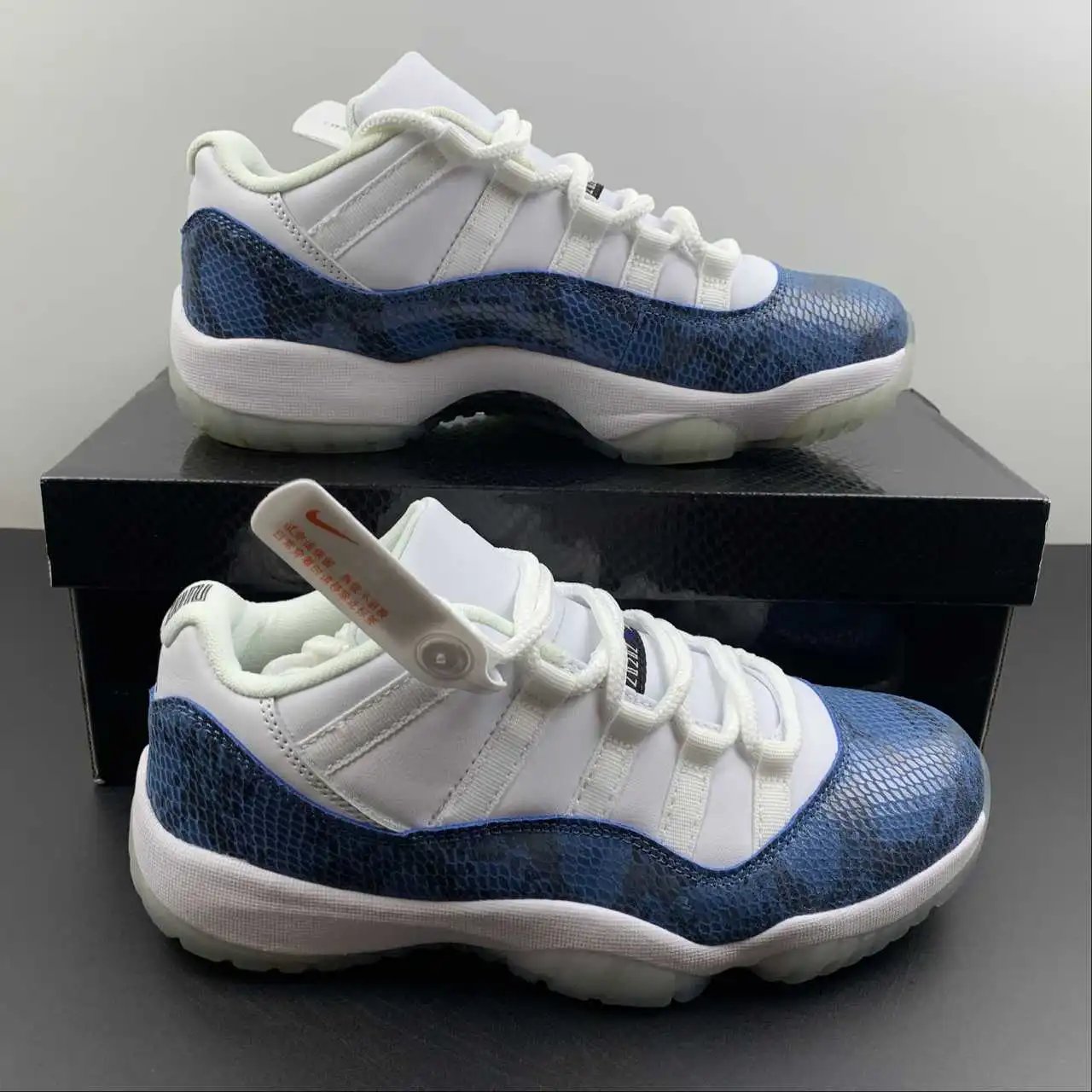Air Jordan 11 CD6846-102