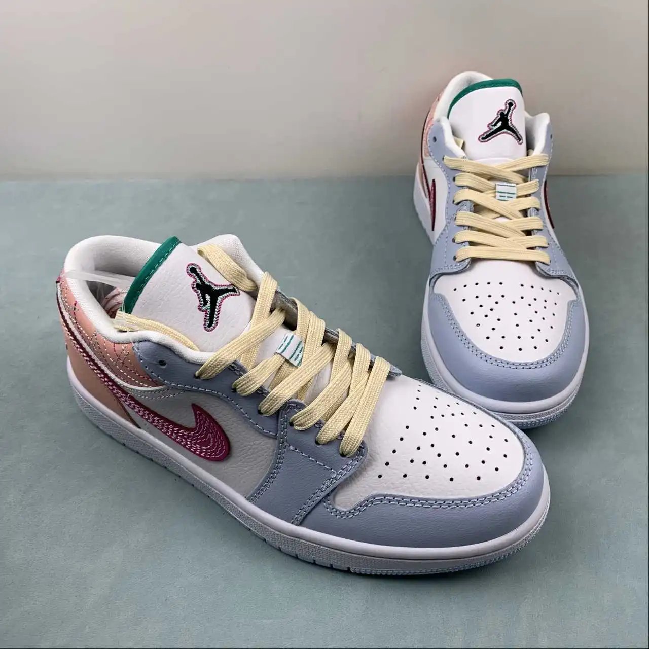 Air Jordan 1 Low FV3623-151 thumbnail 2