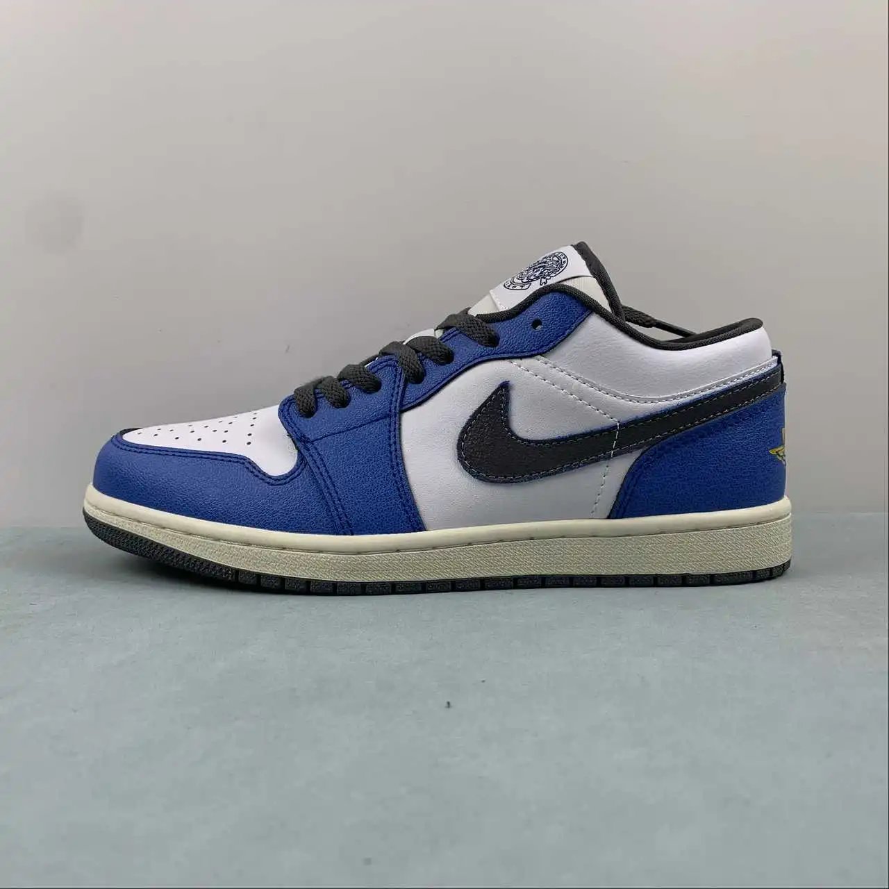 Air Jordan 1 Low FV8439-104 5
