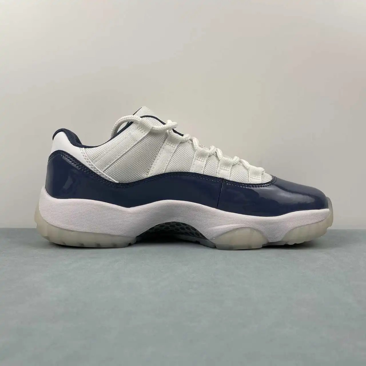 Air Jordan 11 FV5104-104 5