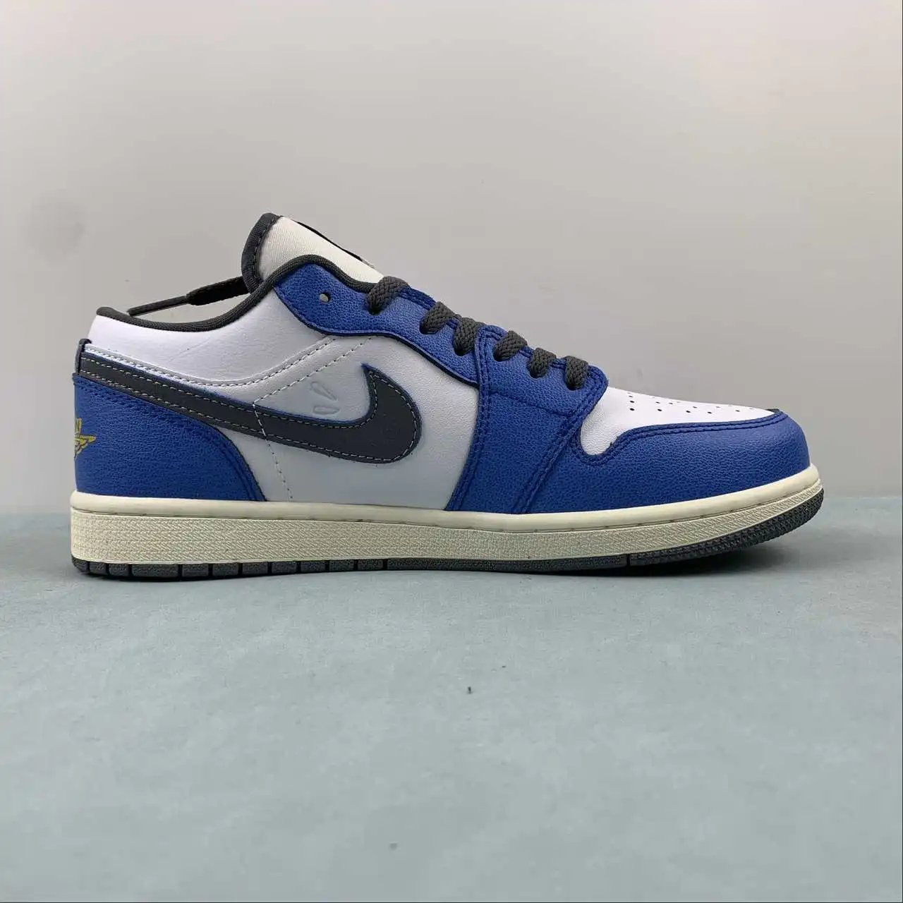 Air Jordan 1 Low FV8439-104 6