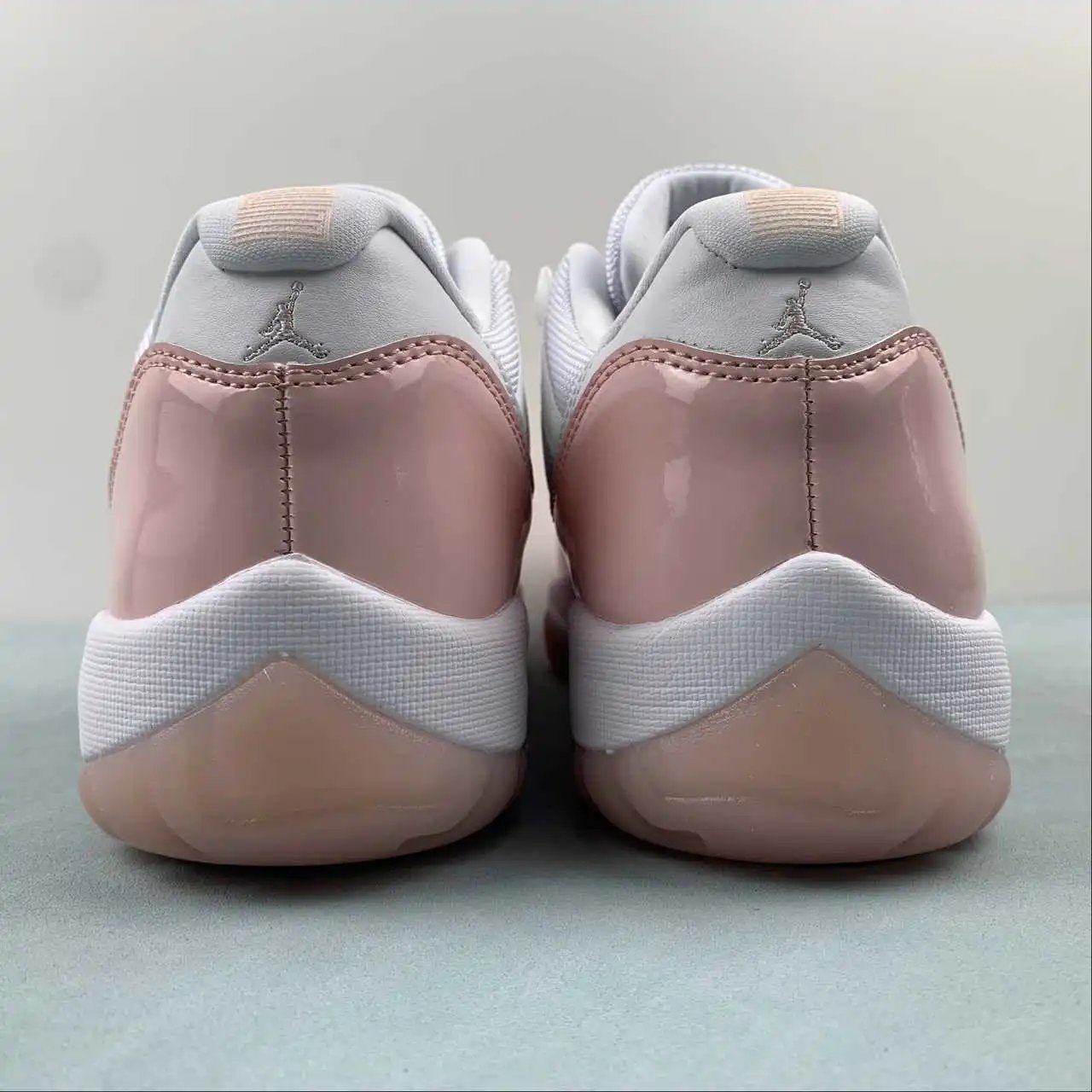 Air Jordan 11 AH7860-160 thumbnail 3
