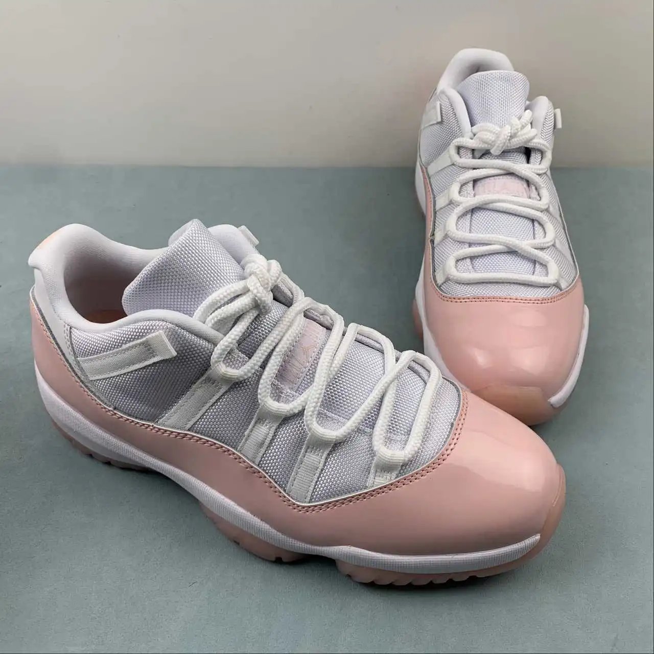 Air Jordan 11 AH7860-160 thumbnail 2