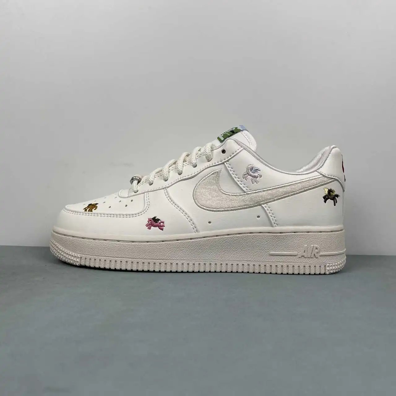 Nike Air Force 1 IQ1143-100 thumbnail 4