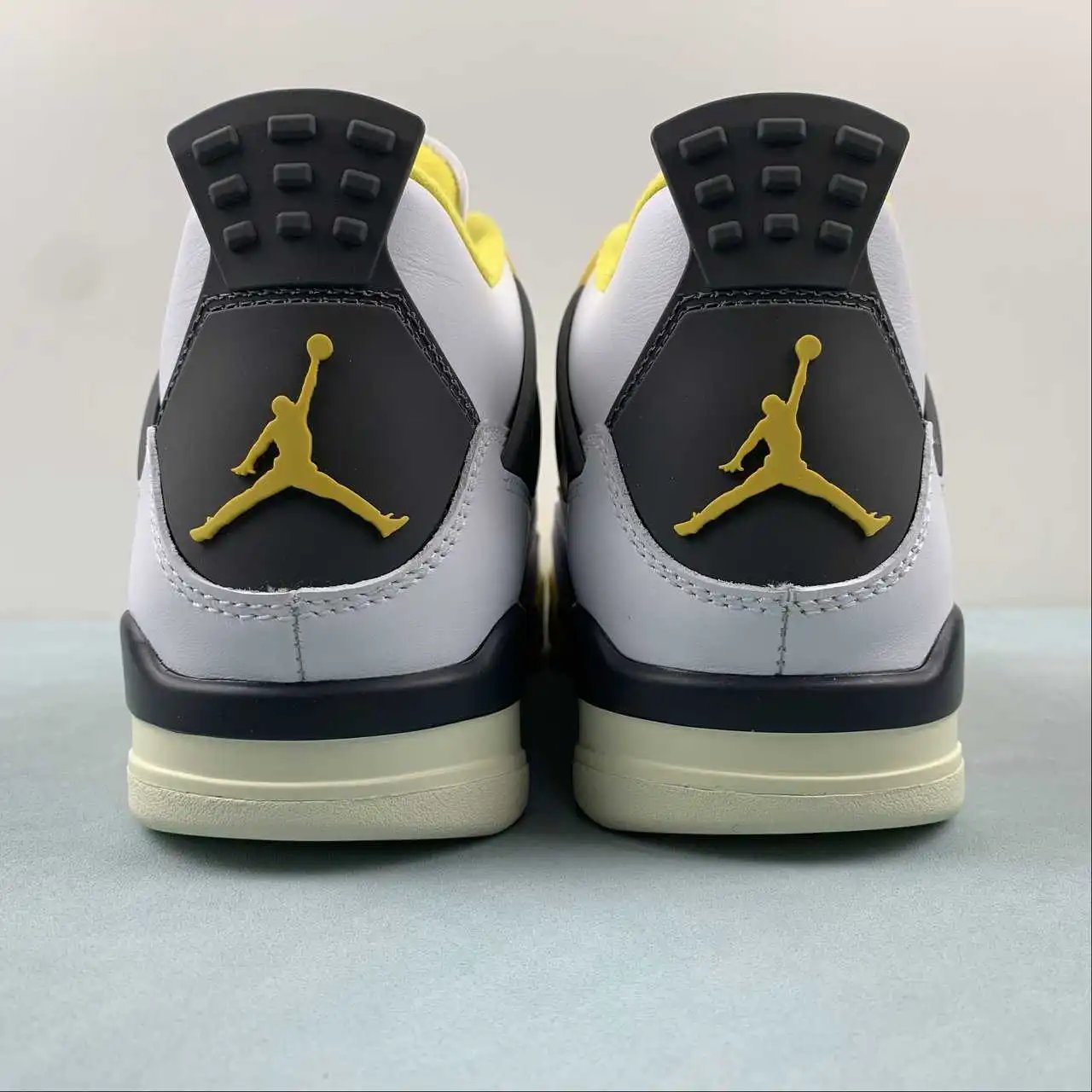 Air Jordan 4 AQ9129-101 thumbnail 3