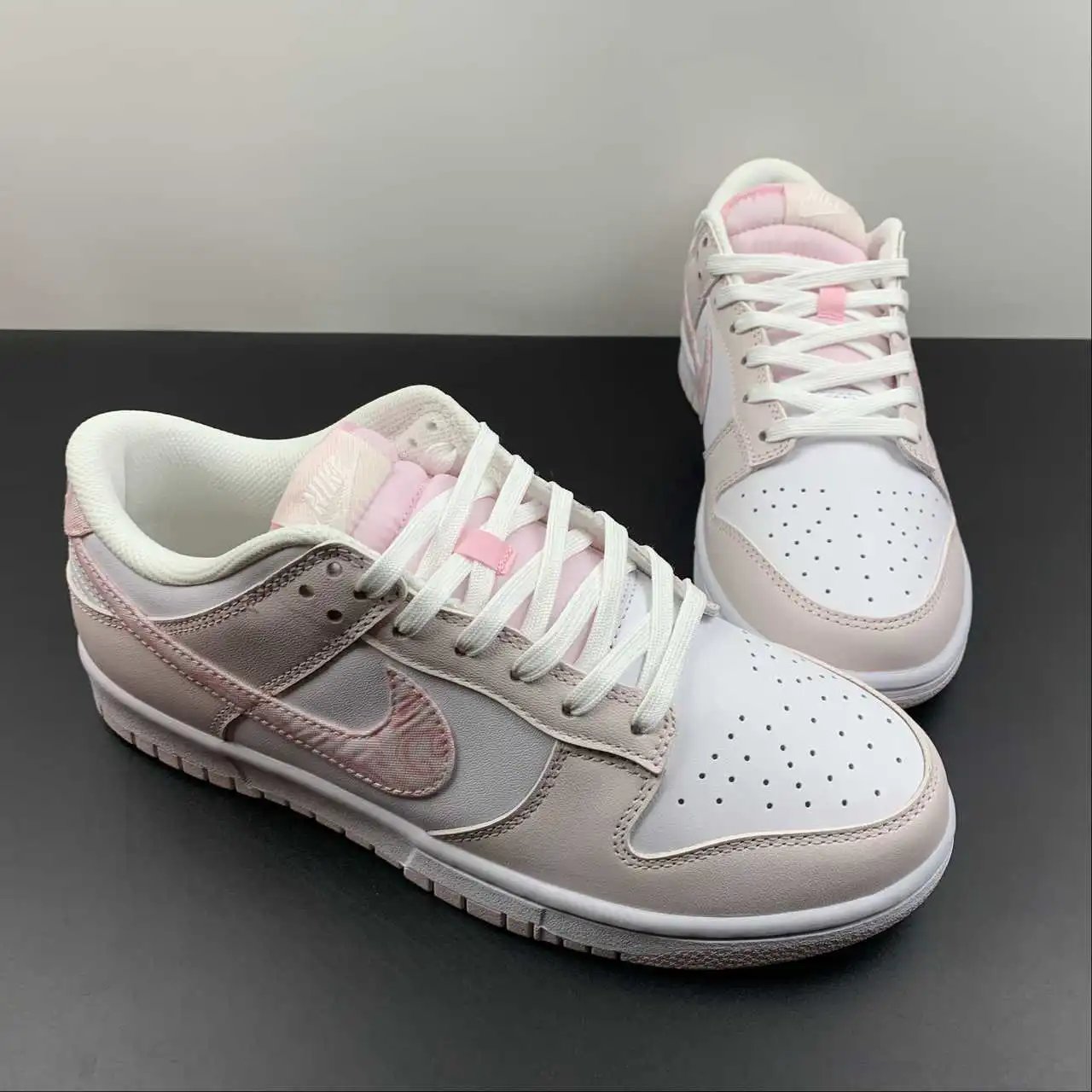 Nike Dunk Low FD1449-100 thumbnail 2